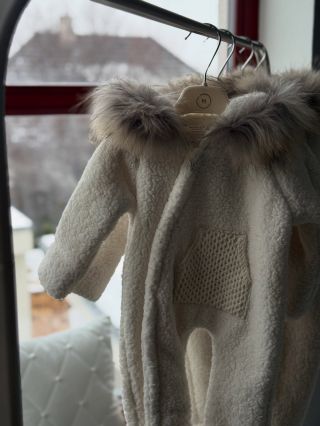 Krémový overalek s kožíškem 🤍❄️🌨️. #zima #marilen #winter